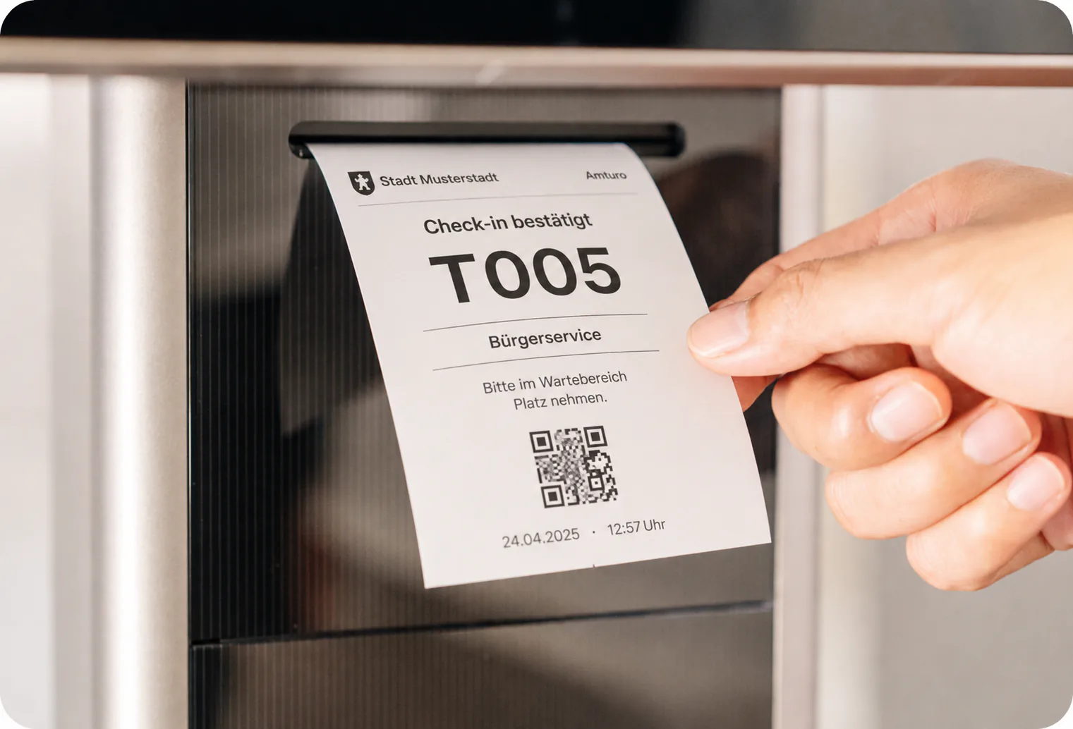 Amturo Check-in-Terminal nach Ausgabe einer Wartenummer